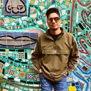 Meet your Posher, Cesar